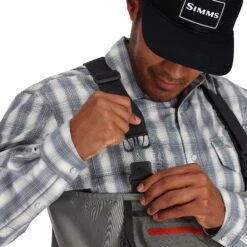 Simms Freestone Stockingfoot -Orvis Shop 231 simms freestone stockingfoot smoke 04