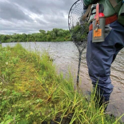 Fishpond Thunderhead Bear Spray Holder -Orvis Shop Fishpond TCO 2021 0001 ThunderheadBearSpray Kate2