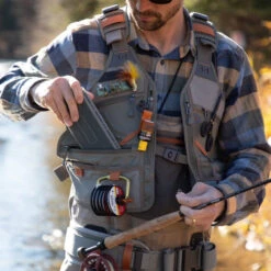 Fishpond Flint Hills Vest -Orvis Shop lecoq flinthills 3 1100x f84fbe10 9b41 405b bfd5 24faa501ec51